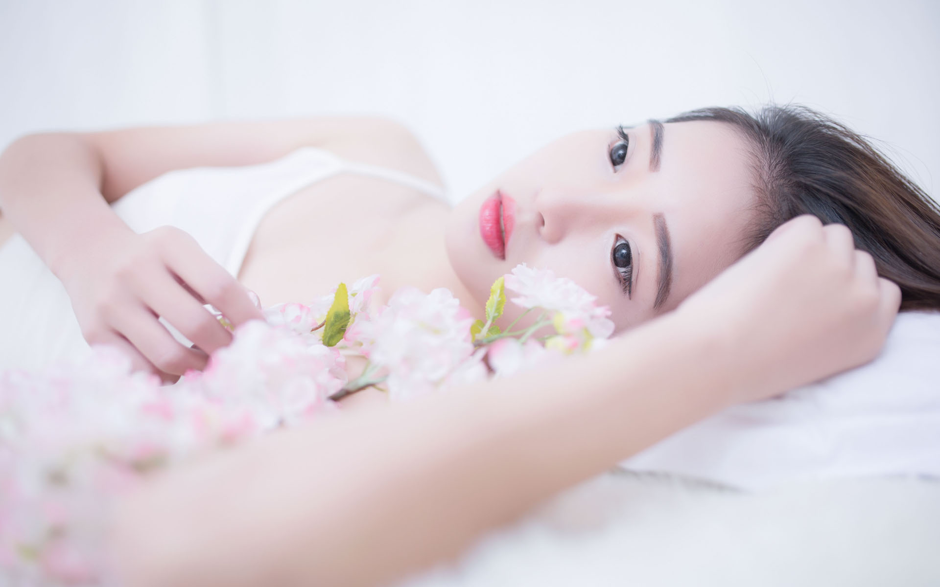 国台办：决不允许有人一边在大陆赚钱 一边支持“台独”分裂活动